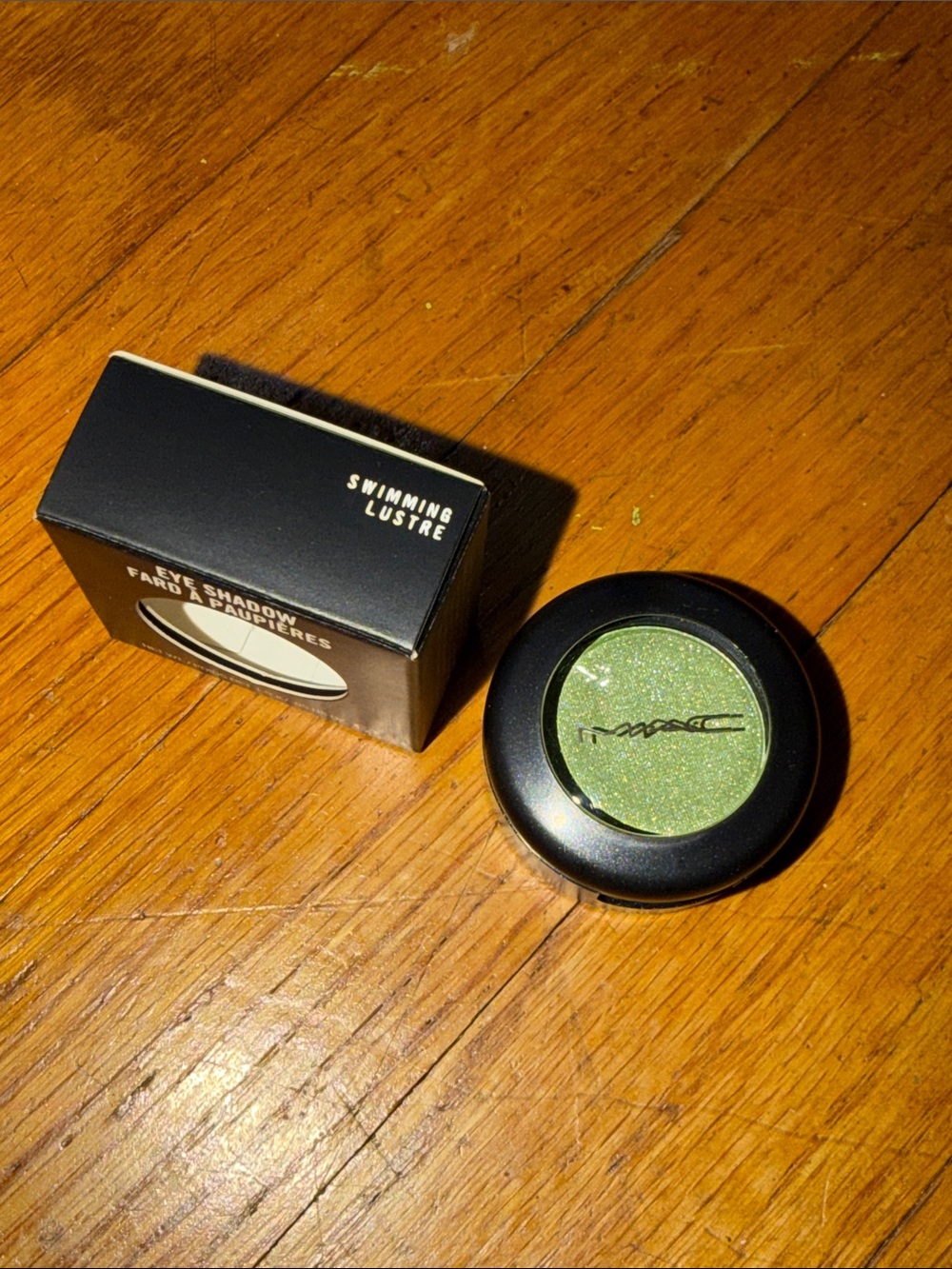 MAC Cosmetics Swimming Lustre Shimmery Green Eyeshadow